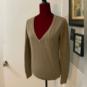 Forever 21 V-neck sweater brown M